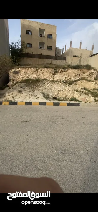 ارض للبيع حوض عويس جنب المرقب بعيدة عن شارع الحزام كيلو خلف مركز امن المنارة