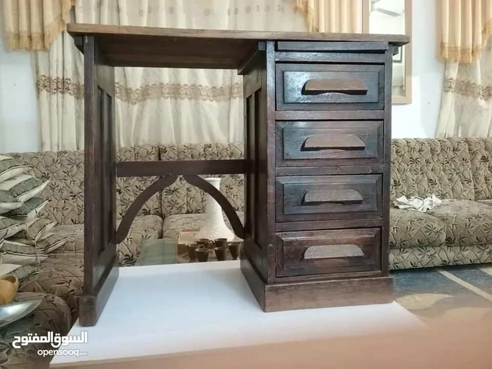 انتيك - مكتب خشب بلوط صناعه يدويه بالكامل قبل المكن والبراغي 1890 الي 1910 4 ادراج