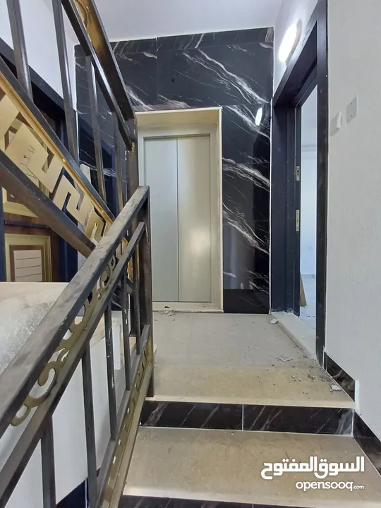 شقة فاخرة للبيع التاسعة ط3هندسي رواف 161اطلالة بحرية دائما