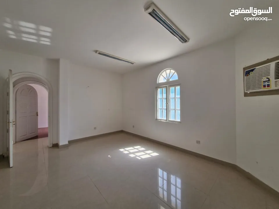 7 BR Amazing Villa In Shatti Al Qurum For Rent