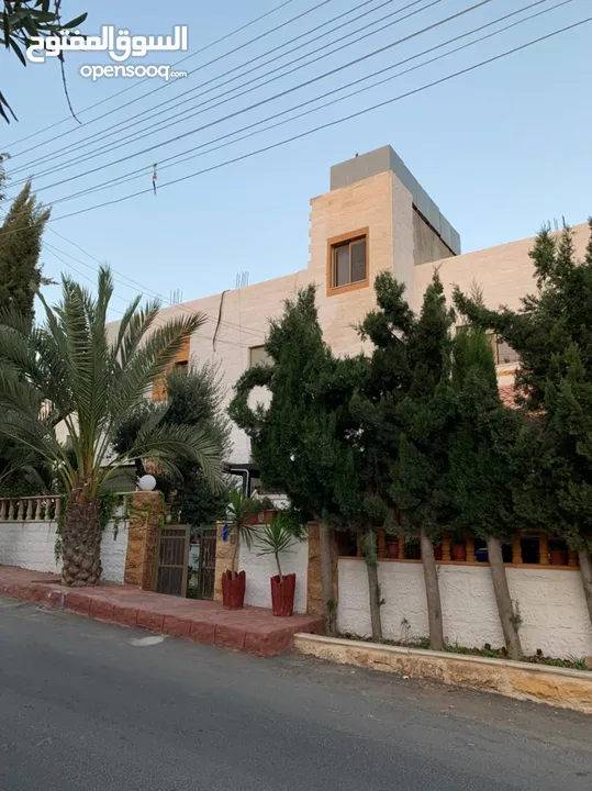 بيت في مرج الحمام بسعر مغري عباره عن عماره خاصه 3 طوابق