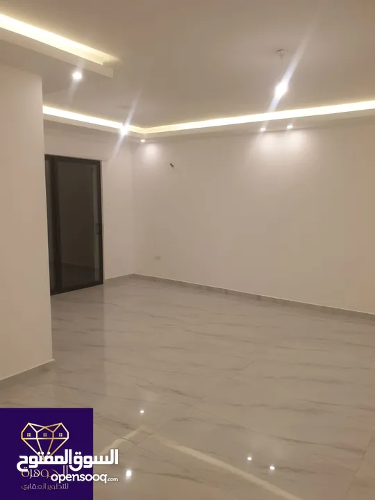 طابق اخير مع روف دوبلكس فاخر لم يسكن لقطه وبسعر مغري جداااا عرض خاص يا بلاش في أرقى واجمل مناطق خلدا