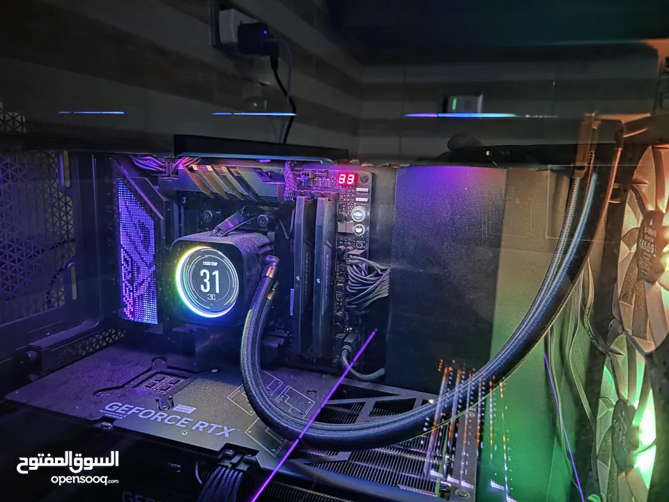 كومبيوتر بموصفات عالية 9800x3d +RTX 4090 بحالة ممتازة جدا