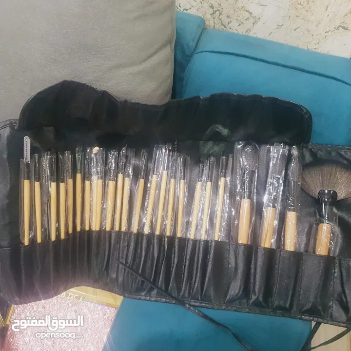 مواد تجميل مكياج كلو جديد نخب اول الوان شتاء جميلة