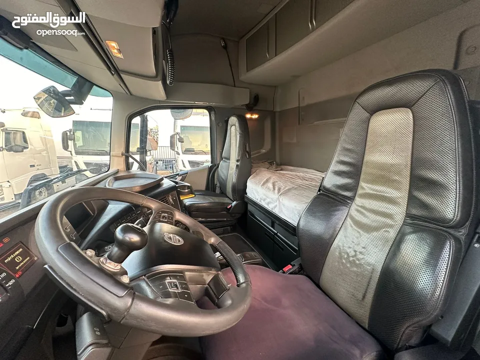 Volvo truck  6x4    Automatic شاحنة فولفو سكسويل جير اتوماتيك موديل 2013 ا