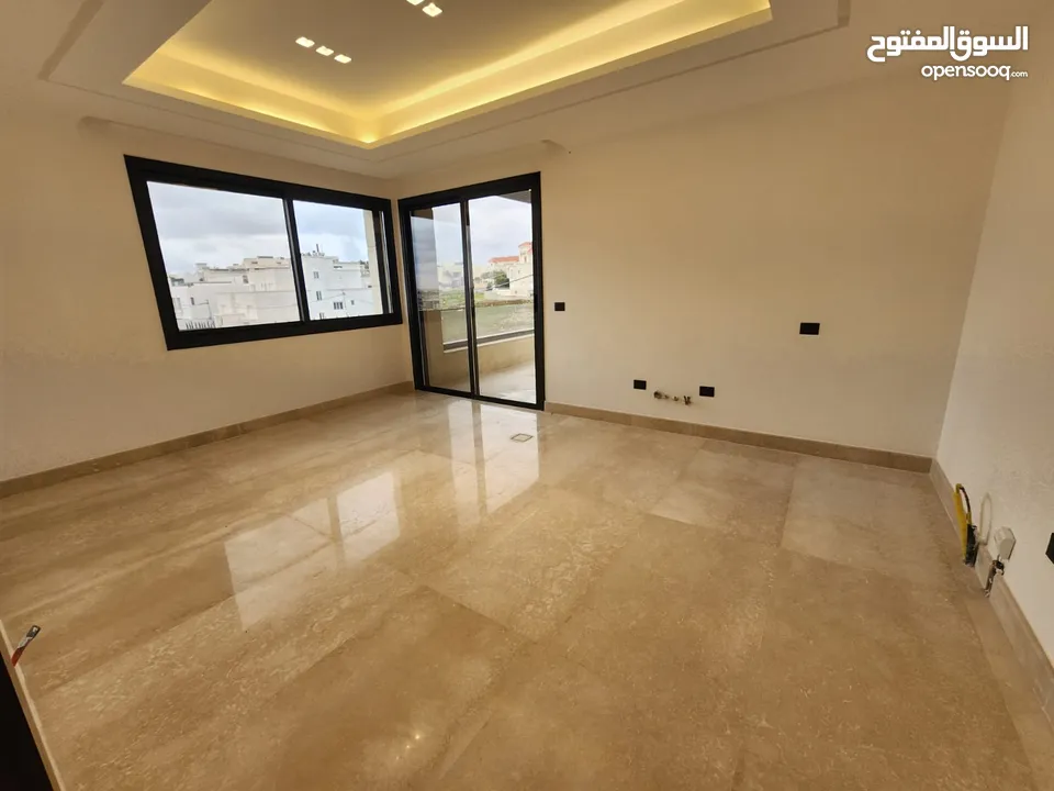 شقة فاخرة للبيع في منطقة الظهير - ref: 14486