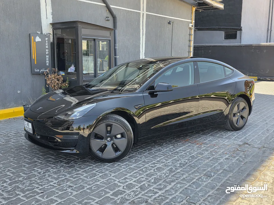 Tesla model 3 2023 ممشى قليل  فحص كامل أوتوسكور ق  B+(86)الوان مختلفه وداخلي ابيض او اسود واسعارر