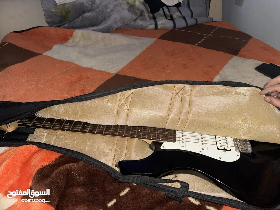 Yamaha electric guitar . يماها غيتار إلكتروني