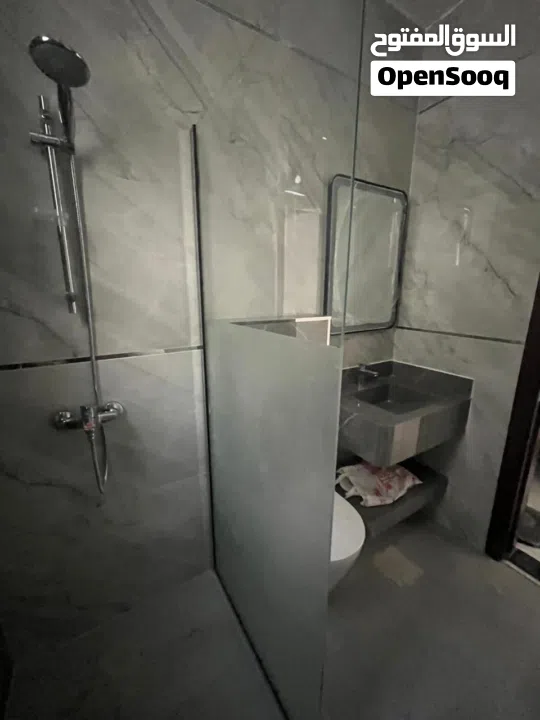 فــــيــــــــــــلا للـــــبيـــــع اول ســـــاكــــن مــــكــــونه مــن 7 غـــــرف و 10 حـــمامات