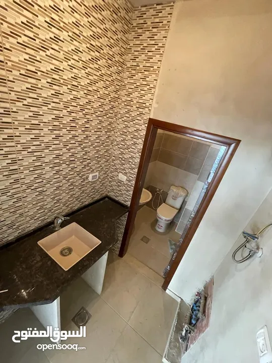 مكتب للبيع موقع مميز جدا  برج الساعة