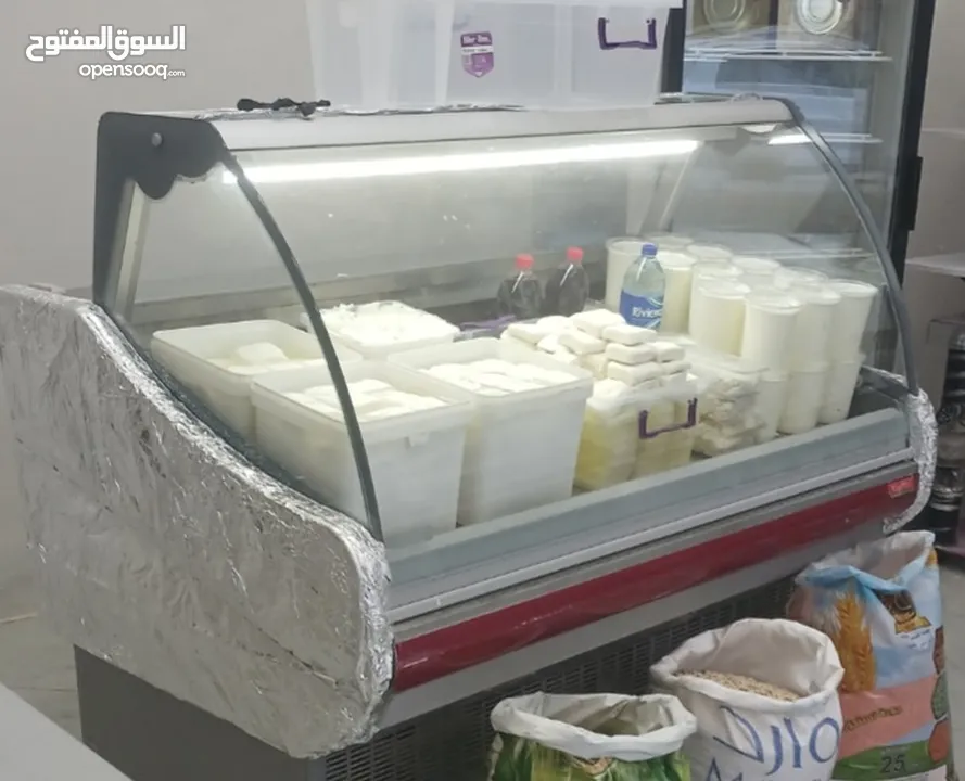 ثلاجة عرض بحاله ممتازه
