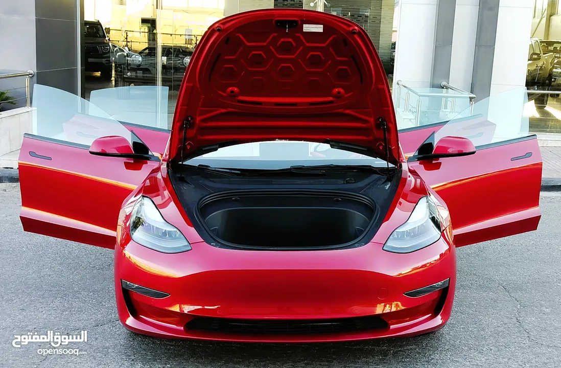 تيسلا 2022 model 3 فحص كامل 4 جــيـــد بدون ملاحظات غرفة جلد ابيض لون مميز بحالة الوكالة بسعر لقطة