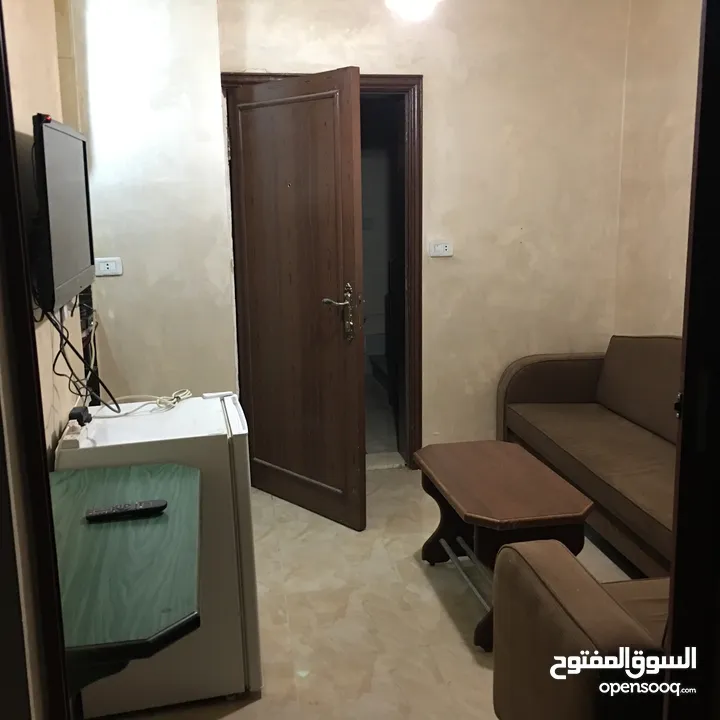 ستديوهات  مفروشه جبيهه شارع البلديه قرب الجامعه الاردنيه