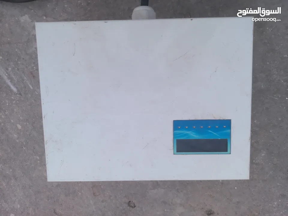 منظم كهرباء / مثبت كهرباء