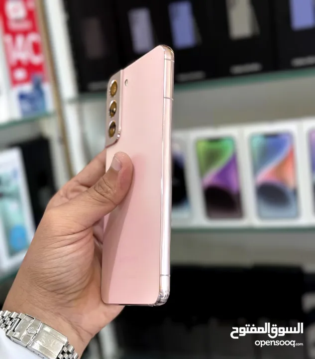 عرض خااص : Samsung S22 plus 256gb هاتف نظيف جدا بحالة الوكالة بدون اي شموخ أو مشاكل مع ملحقات