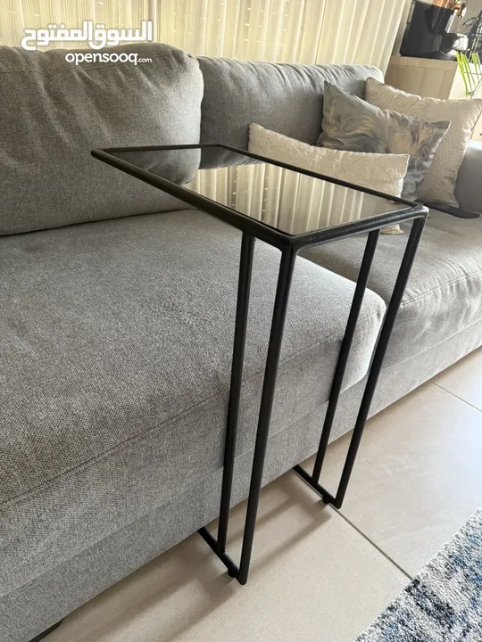 طاولة وسط شكل مودرن-  Coffee Table