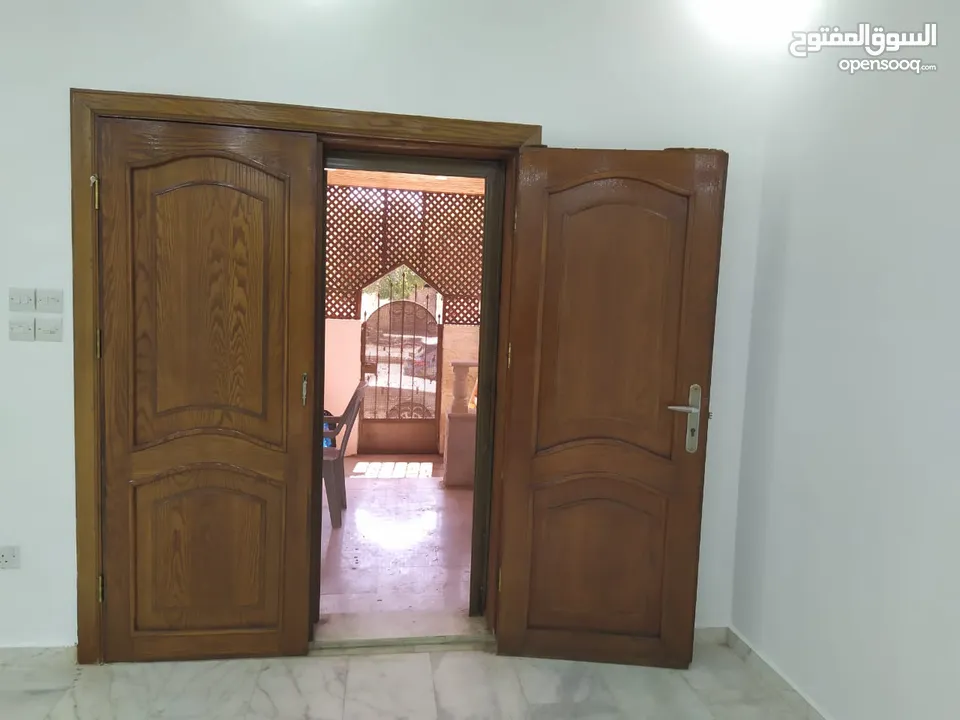 شقة أرضية للبيع بداعي السفر