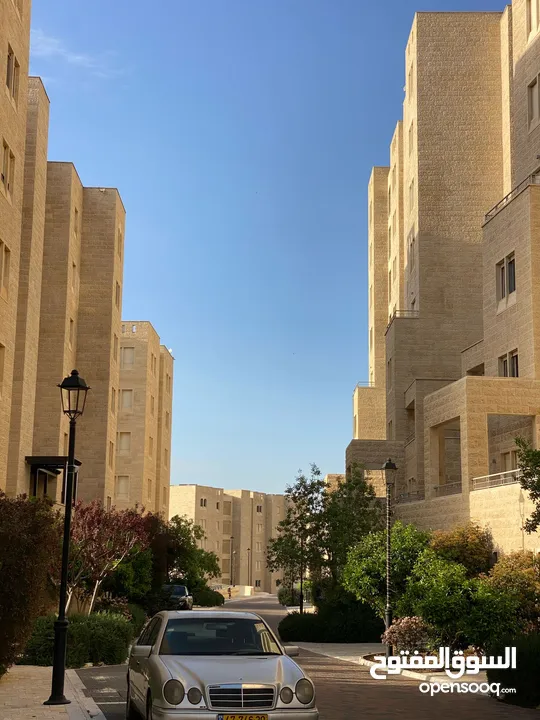 شقة مطله في روابي بمساحة 182 متر جاهز للسكن