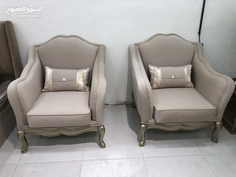 طقم كنب صالون محلي 2 ثلاثية و 2 مفرد، 7 مقاعد أو 8، حفر زان صلون نخب تشطيب عالي الجودة