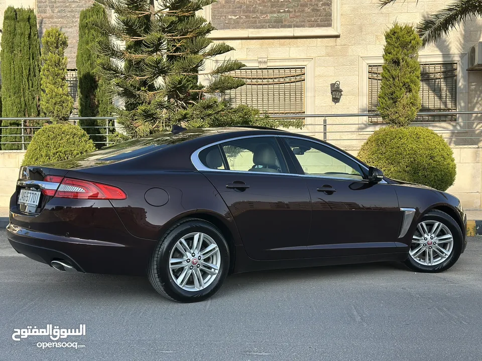 JAGUAR XF 2013 Full loaded (مخزنة) وارد الوكالة وصيانة الوكالة قاطعة مسافة 40 الف كم