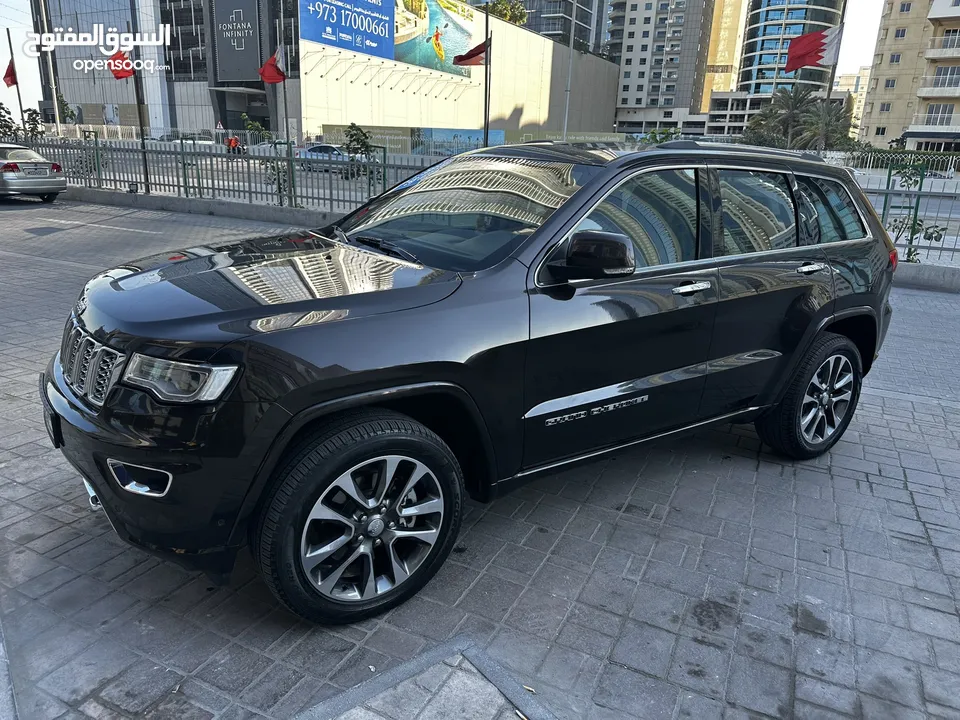 Jeep Grand Cherokee Overland for urgent sale