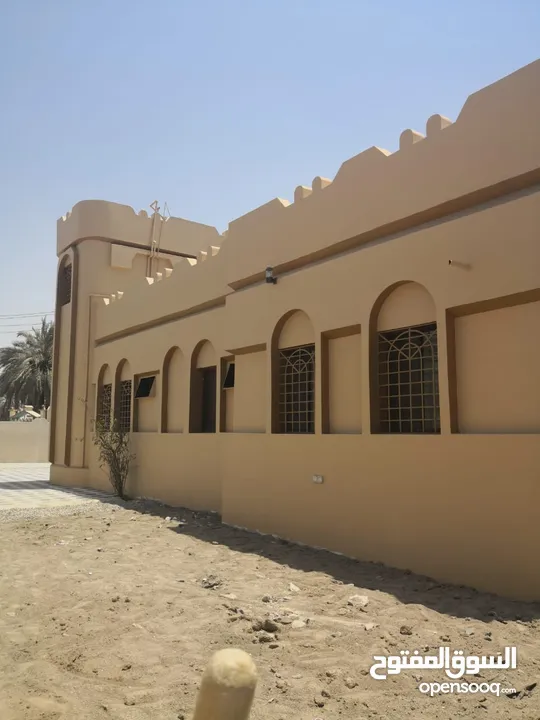 منزل للبيع مجدد بالكامل مع التكييف مؤجر حاليا بعقد شهري 210 ريال عماني