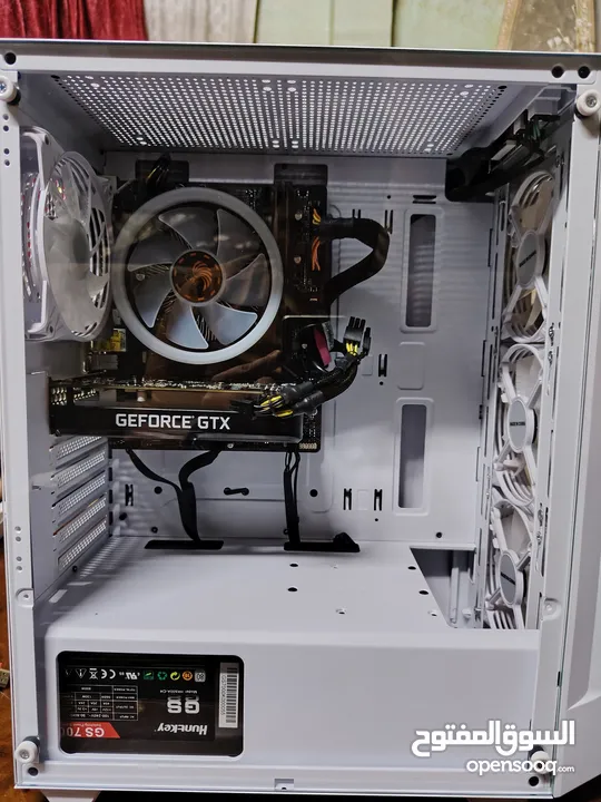 Pc gaming للبيع مواصفات جيده