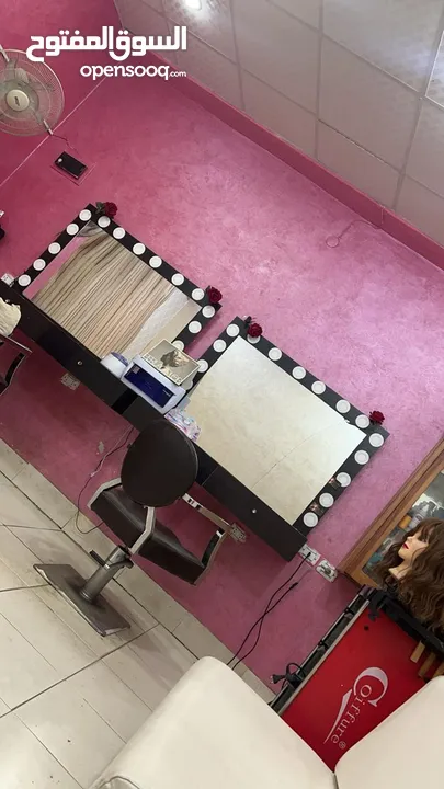 صالون سيدات للبيع العاجل في وسط مادبا مع كامل معداته بداعي السفر