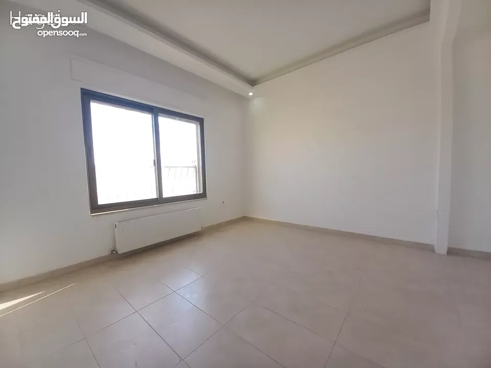 شقة للبيع في منطقة دير غبار  ( Property ID : 35690 )