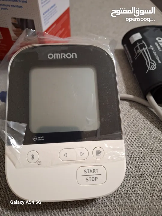 جهاز قياس الضغط  Omron blood pressure monitor 5 series