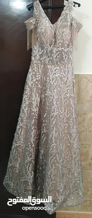 فساتين حفلات كل فستان 50 دينار