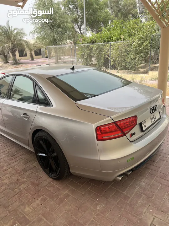 AUDI S8 Model 2014