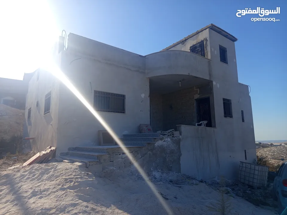 بيوت ارضيه