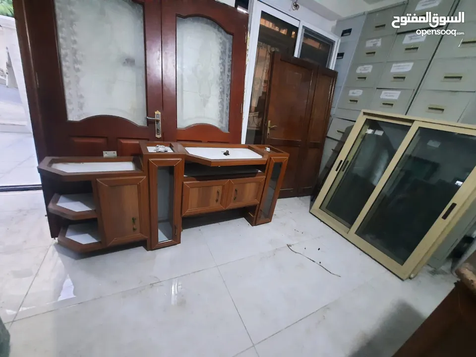 مطبخ المنيوم لون خشابي مع الجرانيت