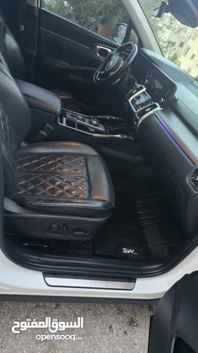 كيا سورنتو  فل الفل ما عدا فتحه الجب بصلاه ع النبي بالكرتونه