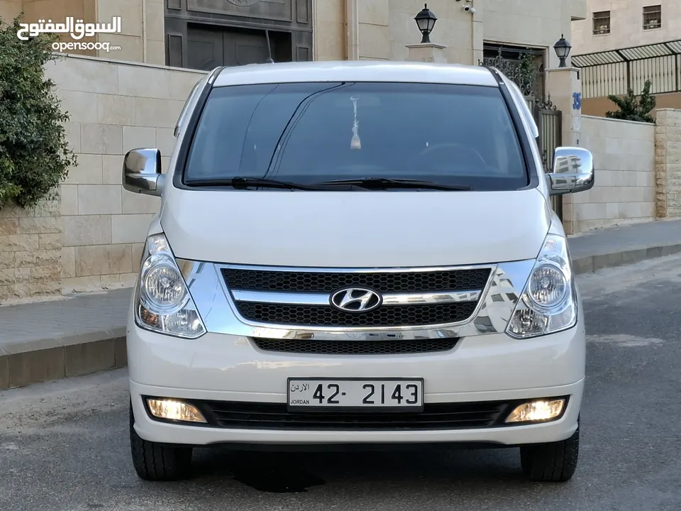 باص فان هيونداي H1 ( بنزين ) موديل 2011 وارد الشركة بحالة الوكالة