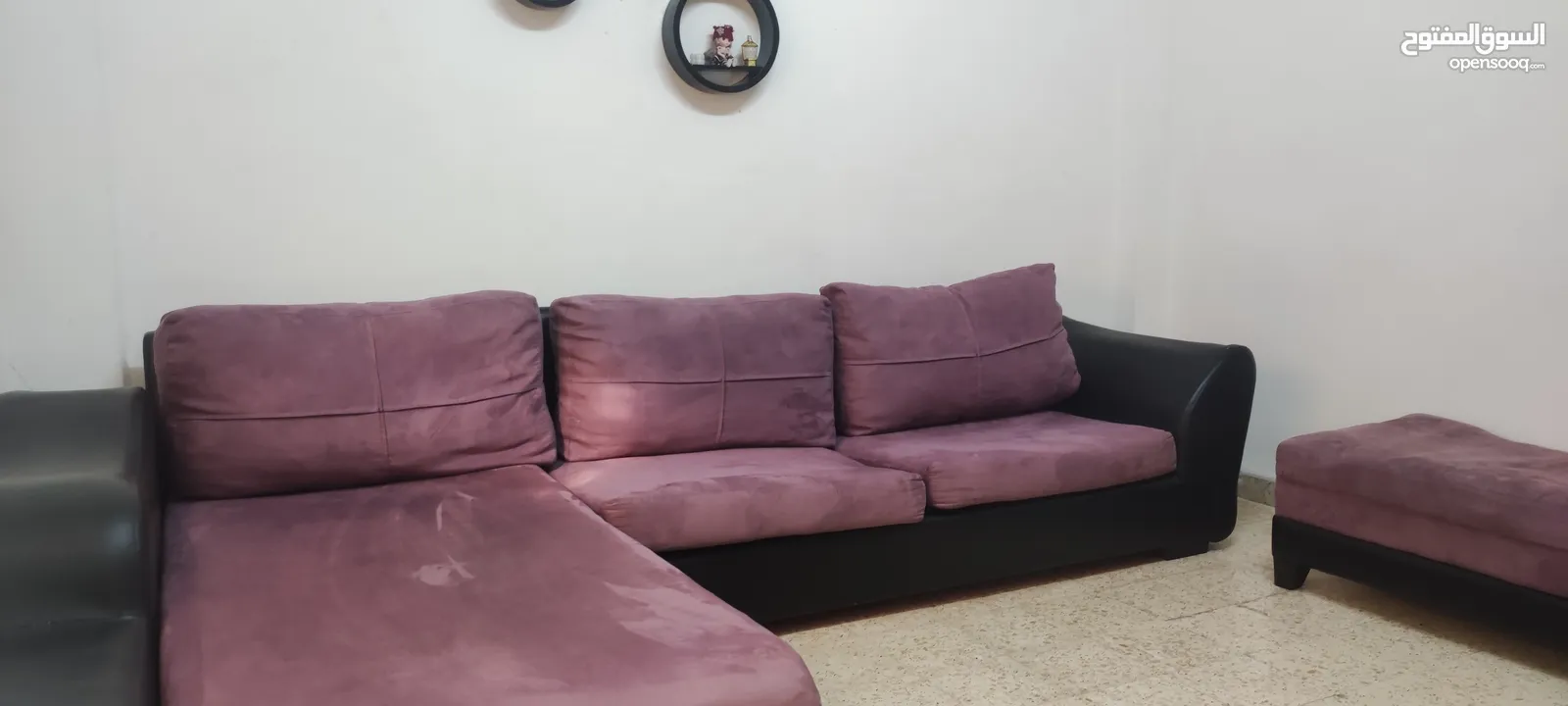 كورنر  امريكي +مقعد اضافي مستعمل شاموا و جلد  بحاله جيده جدا  السعلوب 50 دينار