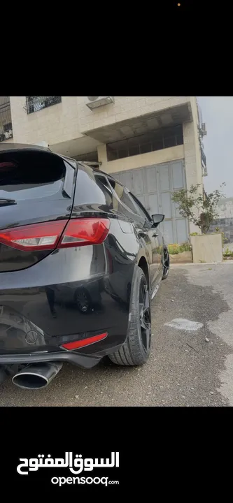 سيات ليون 2015 للبيع