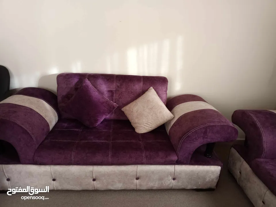 طقم ضيوف كورنر للبيع مع طاولات و برادي