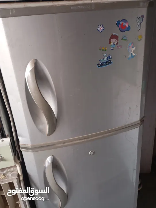 LG fridge good condition good cooling