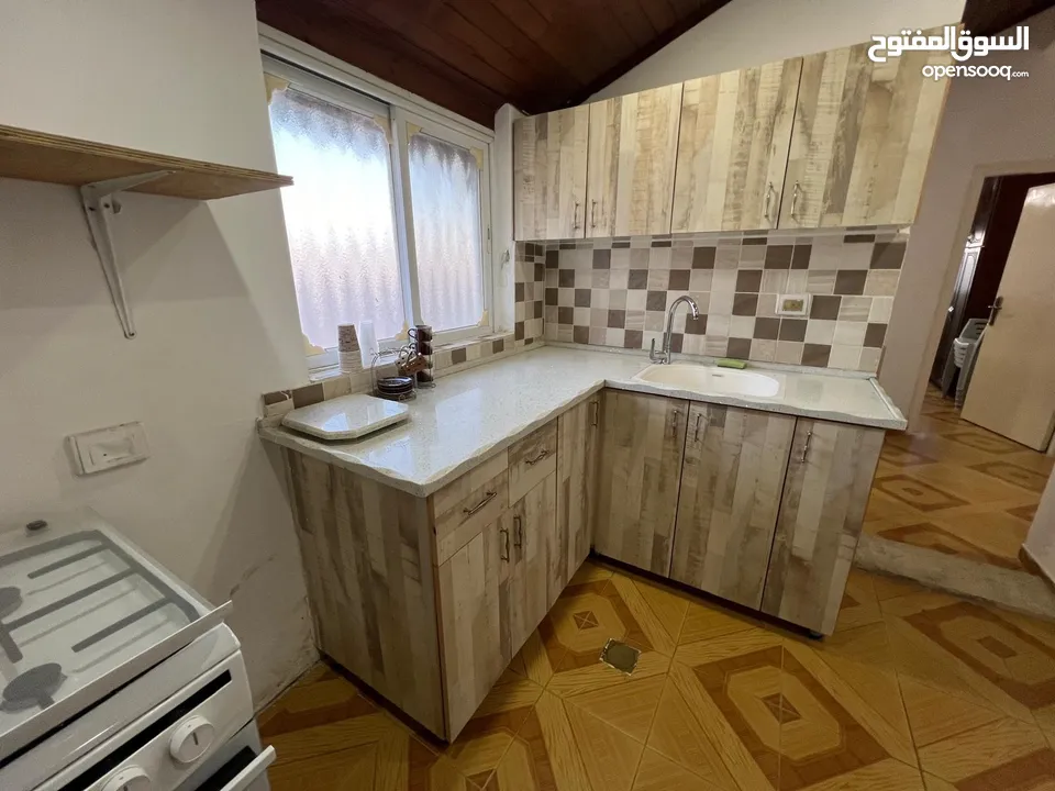 شقه رووف مفروشه للايجار بوادي معالي - Furnished Roof For Rent in Wadi Ma'ali