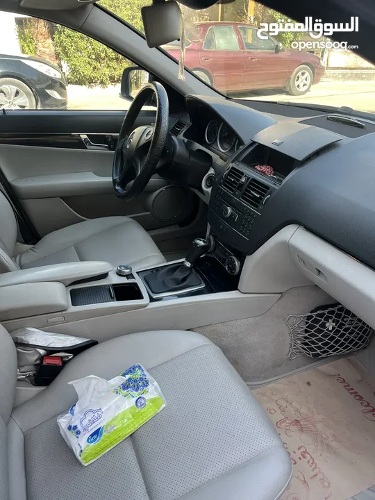 Mercedes C200  بانوراما موديل 2009 عرفتها بدون اي عيوب  السيارة مالك واحد فقط وارد شركة غرغور