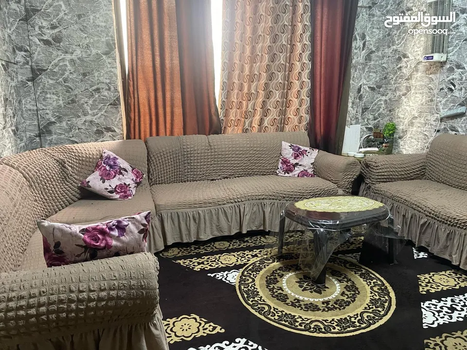 كنب بني كورنر  ممتاز مع كفرات