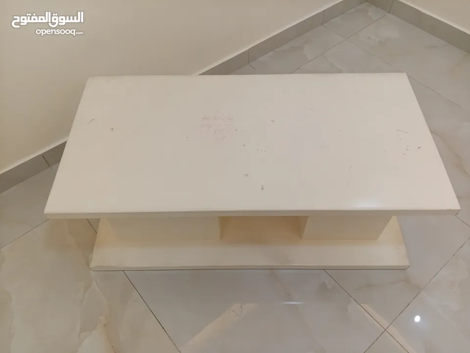 طاولتين للبيع