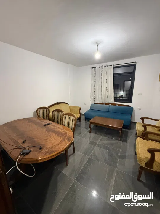 شقه نظام استوديو مفروش للايجار في الطيرة خلف مطعم لازورد الايجار دون وسيط