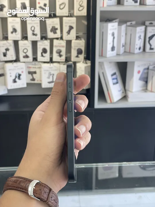 Iphone 15 مشفر للبيع