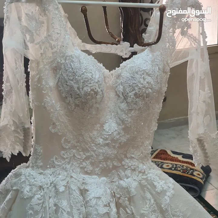 للبيع فستان عروس