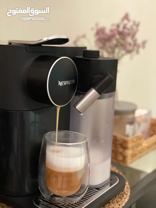 للبيع جهاز تحضير القهوة نيسبريسو For sale Nespresso coffee machine