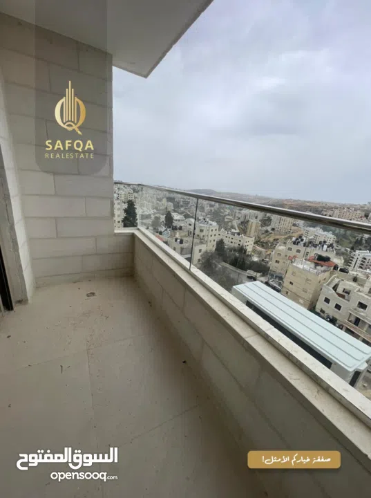 شقة غير مفروشة مميزة بتشطيب عصري واطلالة بالقرب من بنك فلسطين الادارة العامة
