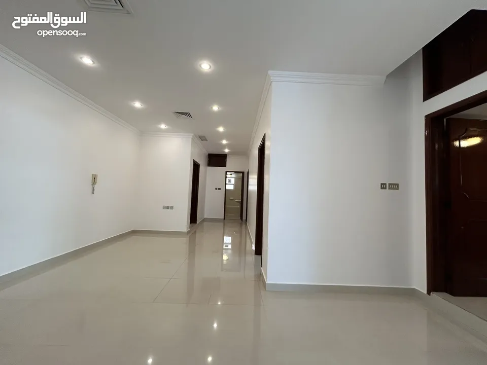 For rent spacious 3 bedrooms in Salwa